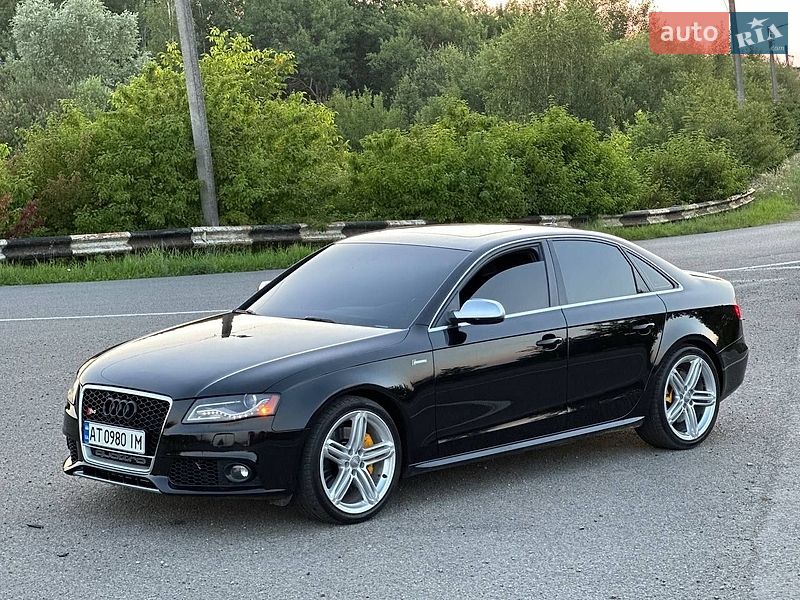 Седан Audi S4 2011 в Коломые