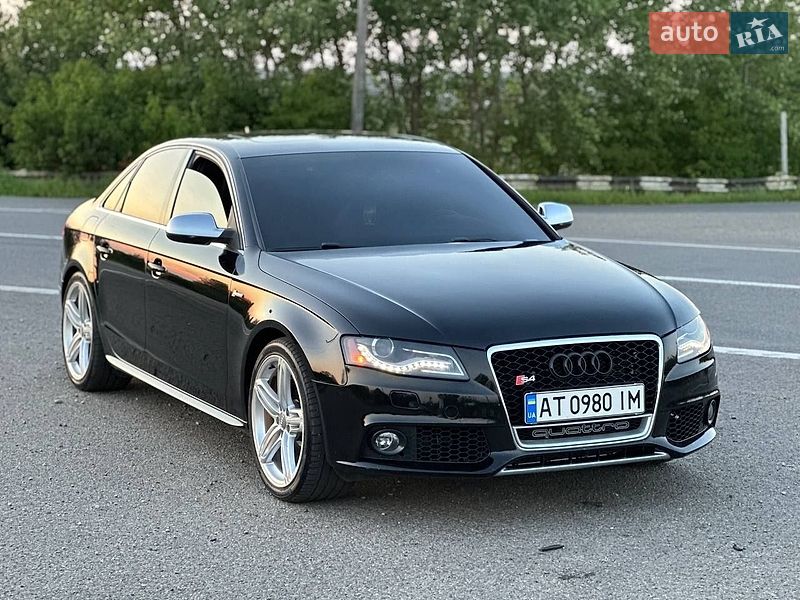 Седан Audi S4 2011 в Коломые