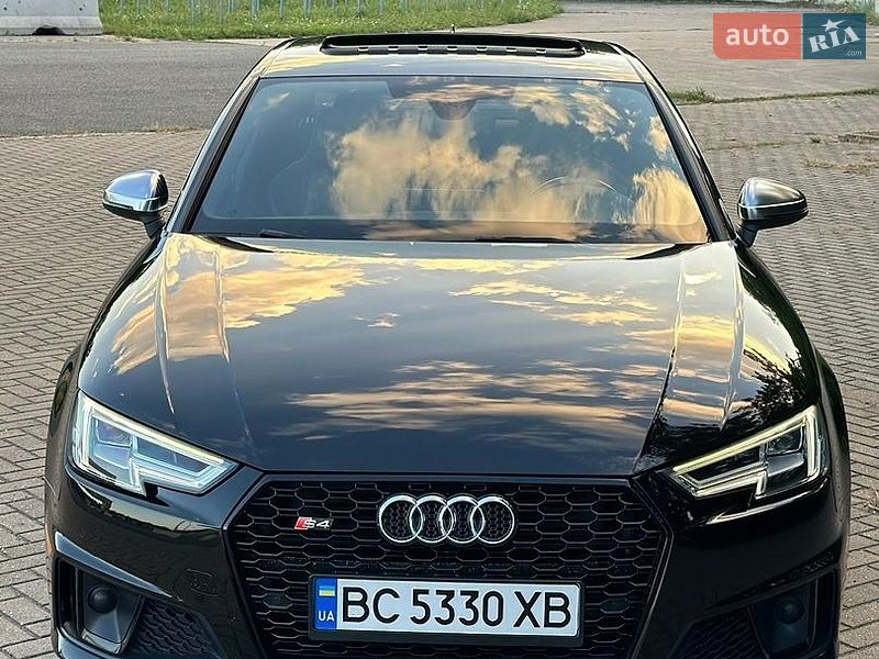 Седан Audi S4 2019 в Львові
