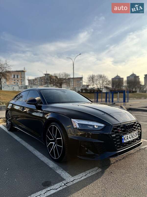 Ліфтбек Audi S5