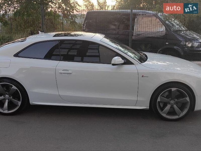 Купе Audi S5 2015 в Киеве