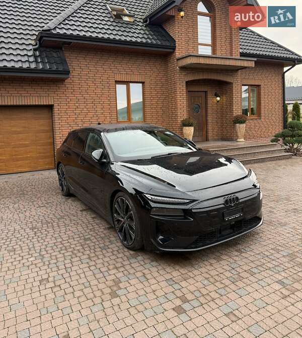 Универсал Audi S6 e-tron