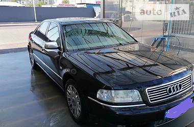 Audi S8  2000