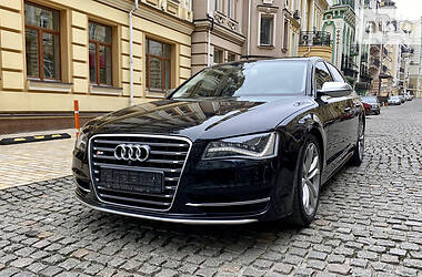 Audi S8 Quattro Official 2013