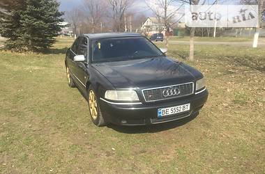 Audi S8  2001