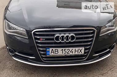 Audi S8  2013