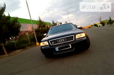 Audi S8  1999