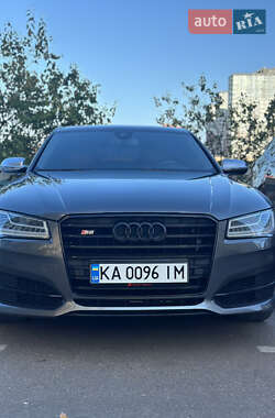Audi S8  2014