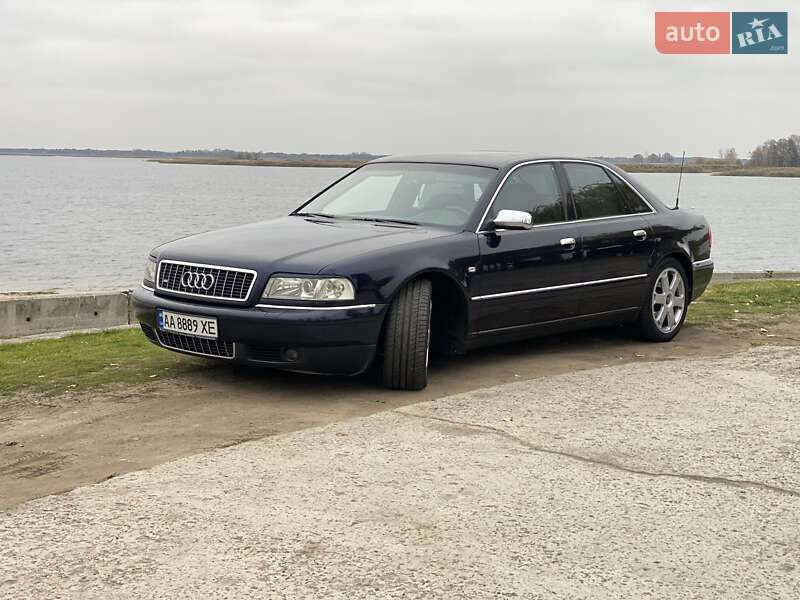 Audi S8