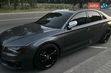 Audi S8  2012