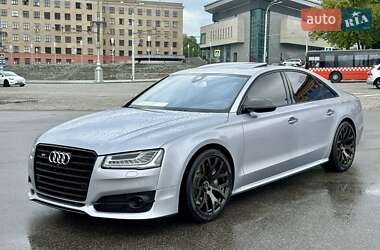 Audi S8  2015
