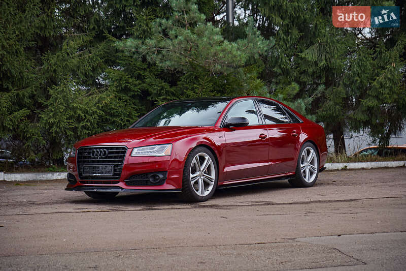 Audi S8