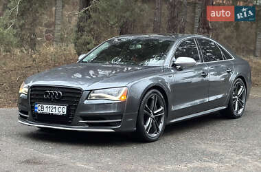 Audi S8  2012