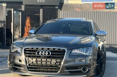 Audi S8 2012