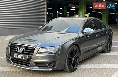 Audi S8  2012