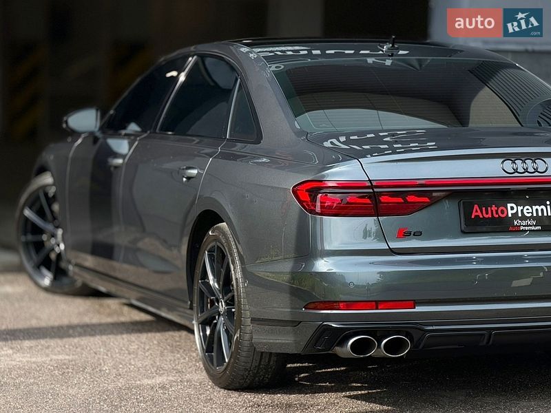 Седан Audi S8 2022 в Харькове