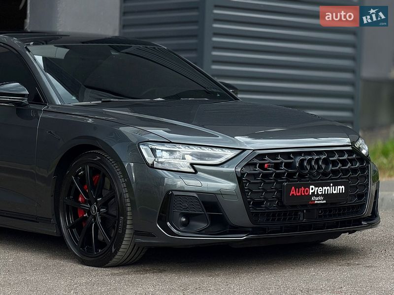 Седан Audi S8 2022 в Харькове