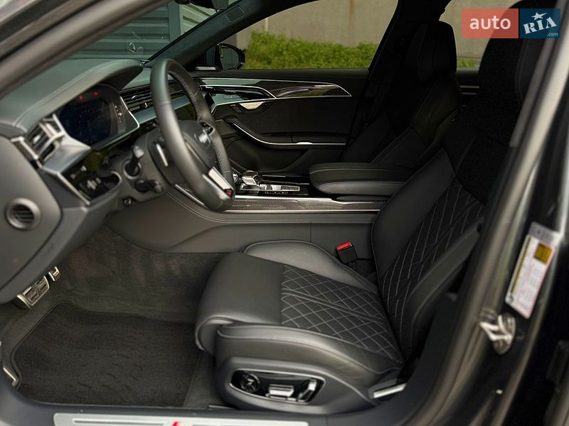 Седан Audi S8 2022 в Харькове