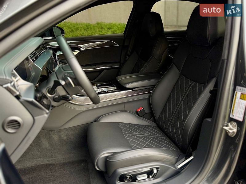 Седан Audi S8 2022 в Харькове