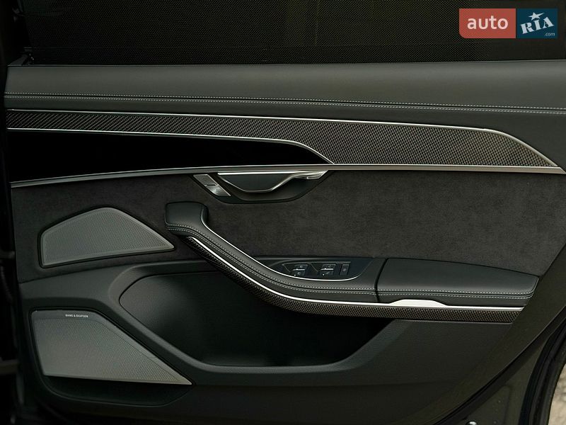 Седан Audi S8 2022 в Харькове