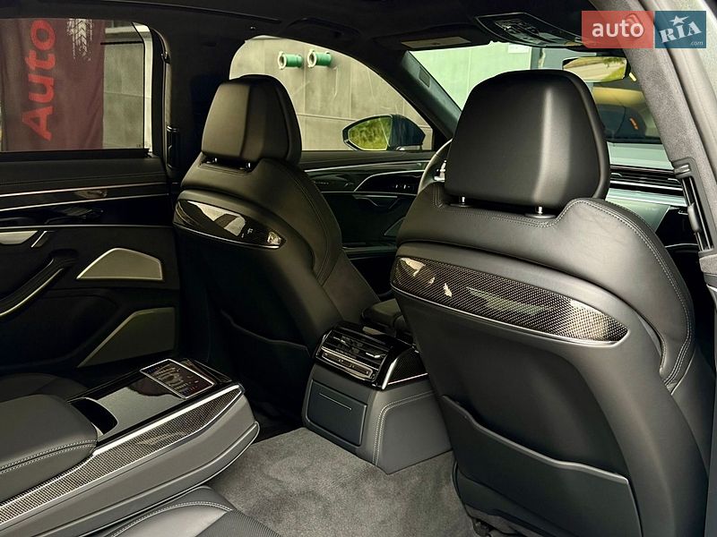 Седан Audi S8 2022 в Харькове