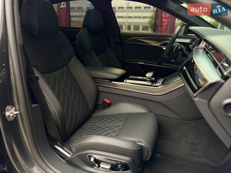 Седан Audi S8 2022 в Харькове