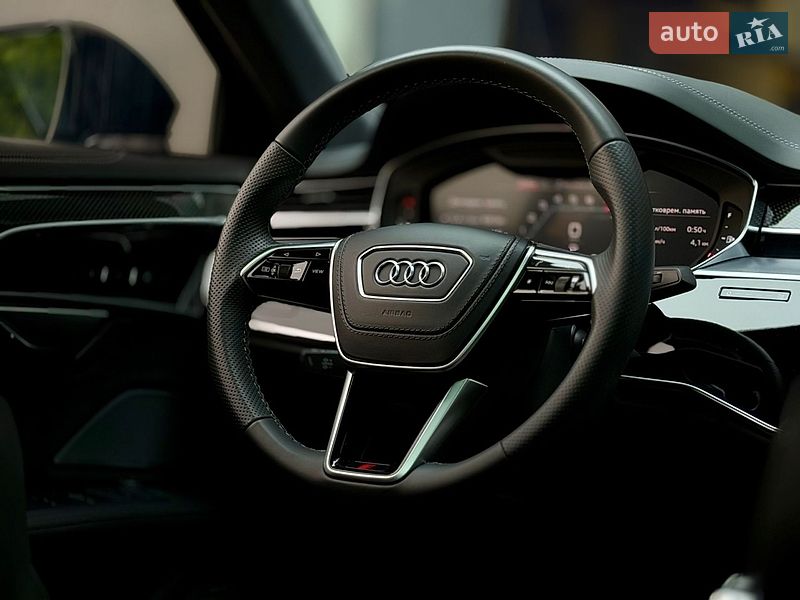 Седан Audi S8 2022 в Харькове
