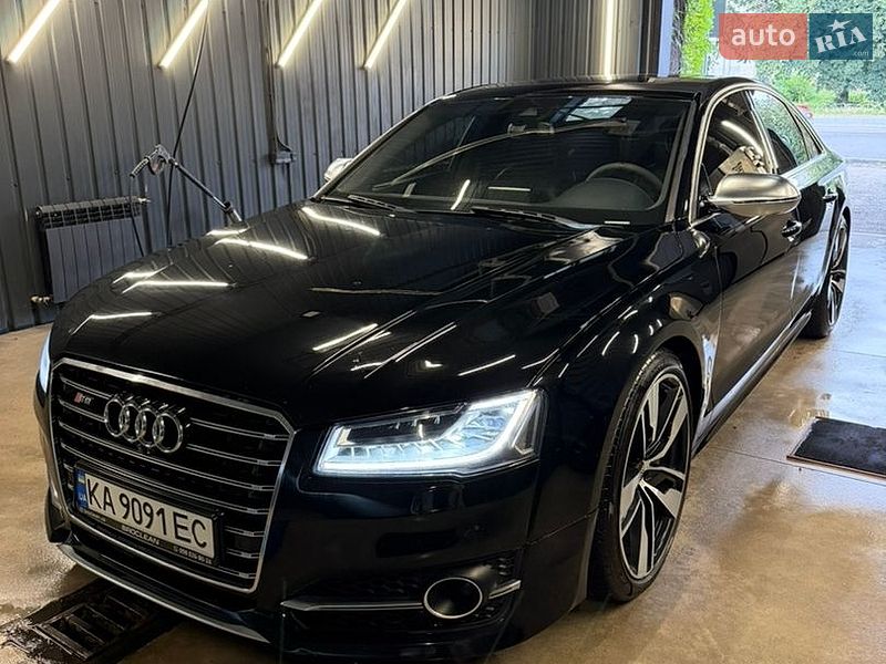 Audi S8