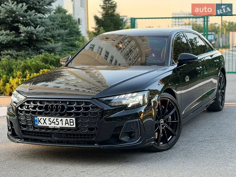Audi S8 2023
