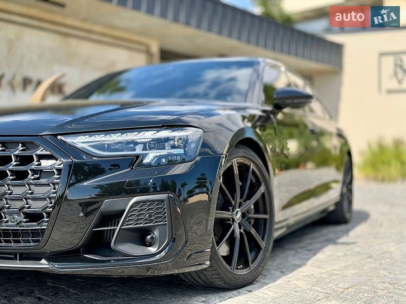 Седан Audi S8 2024 в Львове фото 10 Седан Audi S8 2024 в Львове