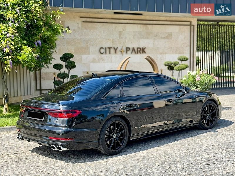 Седан Audi S8 2024 в Львове фото 43 Седан Audi S8 2024 в Львове