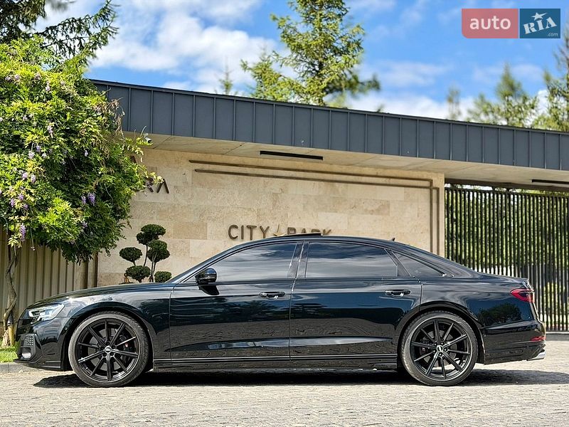 Седан Audi S8 2024 в Львове фото 25 Седан Audi S8 2024 в Львове