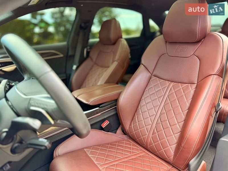 Седан Audi S8 2024 в Львове фото 64 Седан Audi S8 2024 в Львове