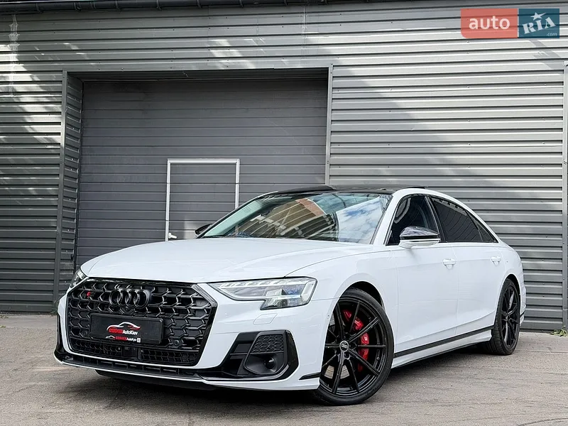 Audi S8 2023