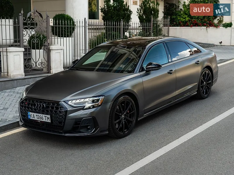 Audi S8 2023