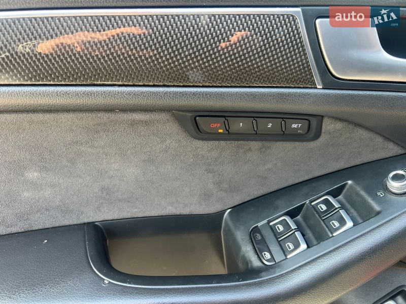 Внедорожник / Кроссовер Audi SQ5 2014 в Киеве