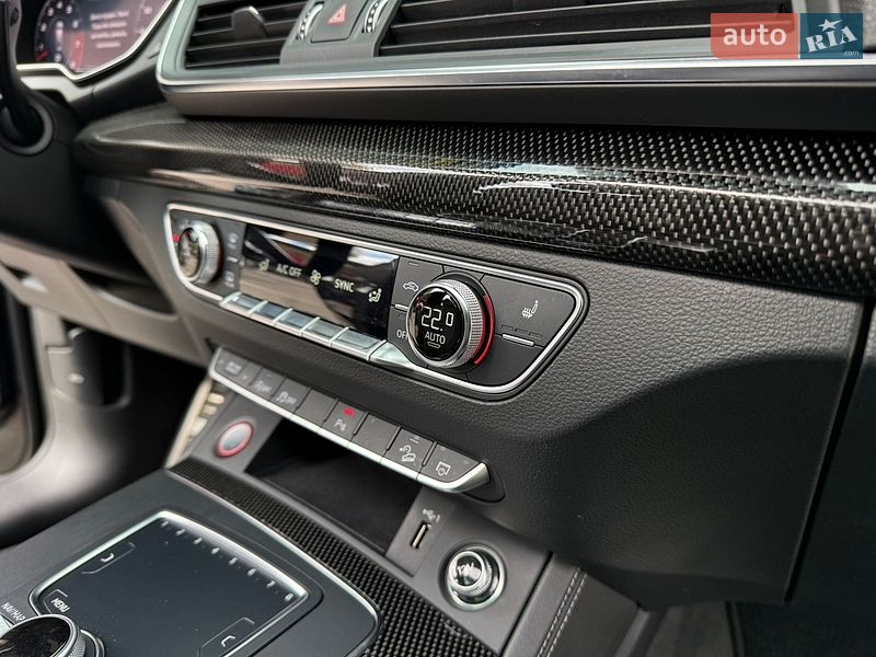 Внедорожник / Кроссовер Audi SQ5 2019 в Днепре