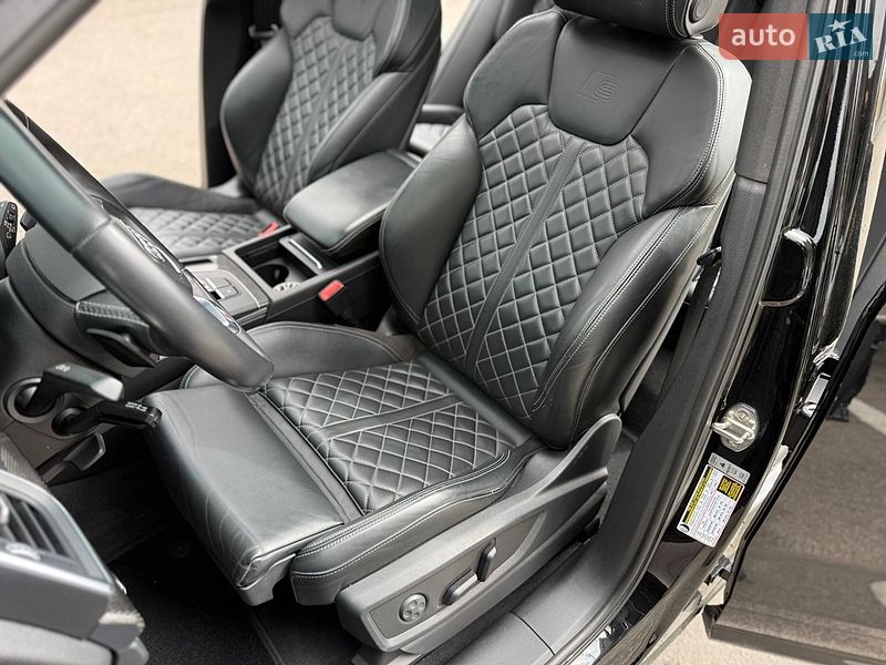 Внедорожник / Кроссовер Audi SQ5 2019 в Днепре