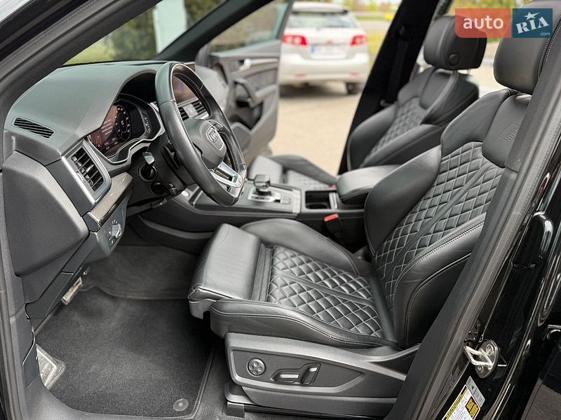 Внедорожник / Кроссовер Audi SQ5 2019 в Днепре