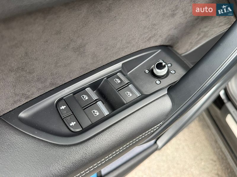 Внедорожник / Кроссовер Audi SQ5 2019 в Днепре