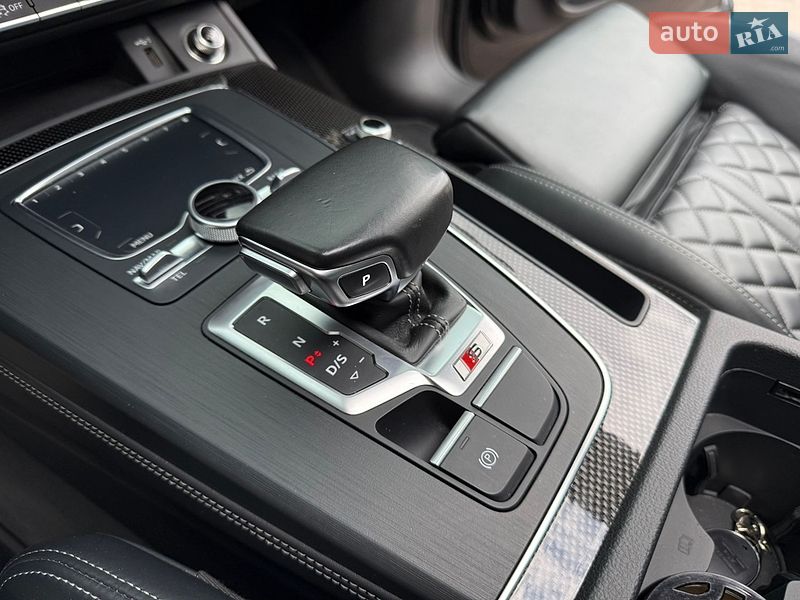 Внедорожник / Кроссовер Audi SQ5 2019 в Днепре