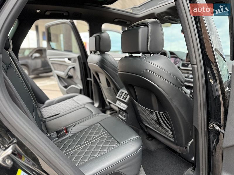 Внедорожник / Кроссовер Audi SQ5 2019 в Днепре