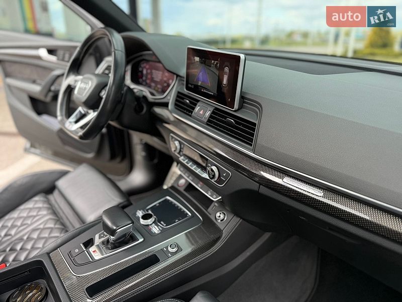 Внедорожник / Кроссовер Audi SQ5 2019 в Днепре
