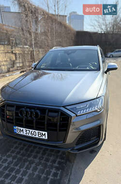 Audi SQ7  2021