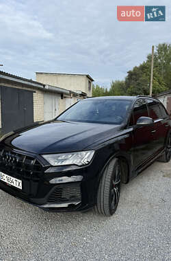 Audi SQ7  2021