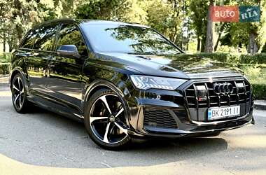 Audi SQ7  2023