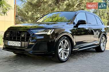 Audi SQ7  2021