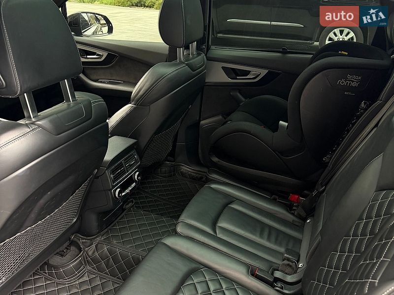 Внедорожник / Кроссовер Audi SQ7 2017 в Киеве