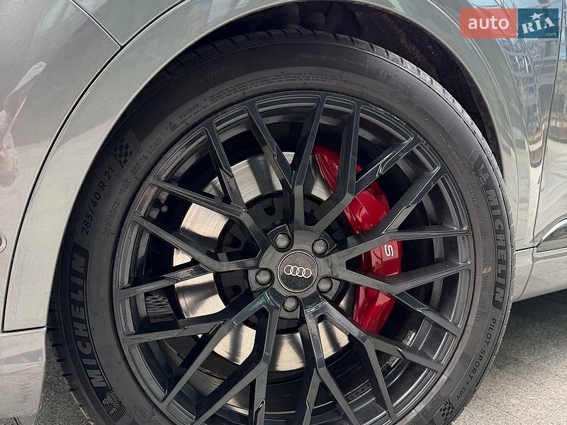 Внедорожник / Кроссовер Audi SQ7 2017 в Киеве
