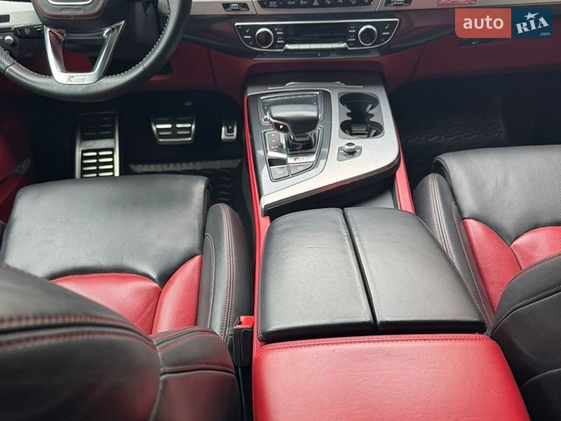 Внедорожник / Кроссовер Audi SQ7 2017 в Умани
